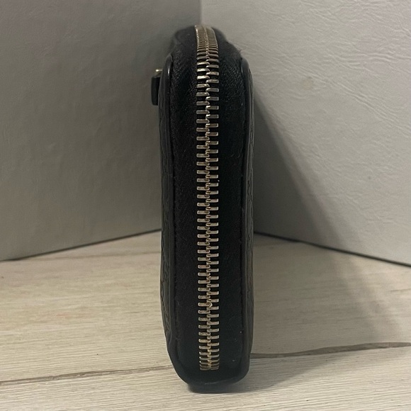 Gucci GG Microguccissimo Black Wallet - Picture 2 of 5